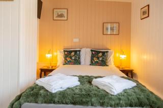The Wheatsheaf Hotel - 5