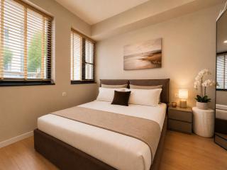Boutique 1BR | City Center & Sea Garden - 4