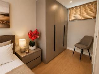 Boutique 1BR | City Center & Sea Garden - 3