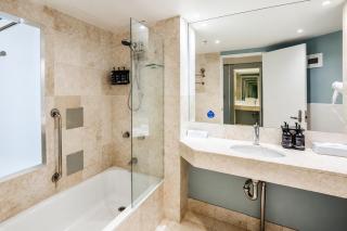 Modern Beachside Studio in Surfers Paradise - 5