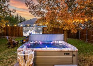 Rustic Charm and Blue Style home with hot tub - 0