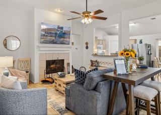 Rustic Charm and Blue Style home with hot tub - 7