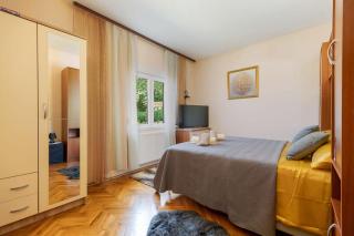 Apartments with parking space Seget Donji, Trogir - 27568 - 2