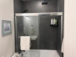 The Silver Birch Suite - Cozy Modern Charm - 7