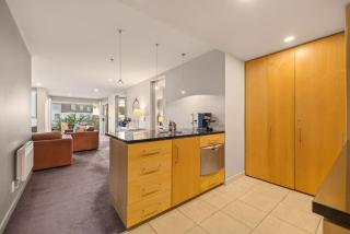 The Central Nook - Walk to town - Mountain views - 7