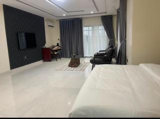 Degrams Hotel and suites - 2