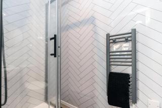 Stylish 6BR 6 En-Suite Baths Darlington - 6