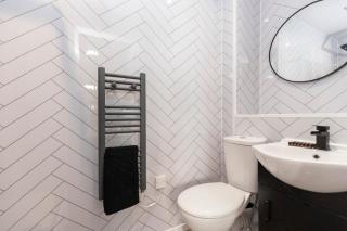 Stylish 6BR 6 En-Suite Baths Darlington - 5