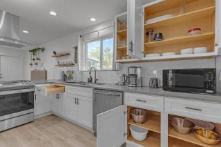 Vegas Hillcrest Oasis, Private Pool and 5BR - 3