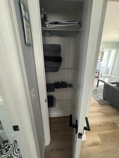 Cozy 3 Bed 2 Bath near Northwood - 4