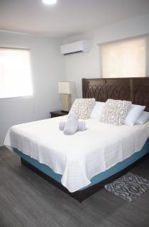 Modern & Cozy Stay in Paradise - 1