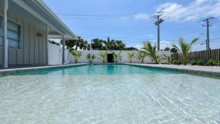 Siesta Beach Getaway with Heated Pool - 5