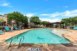 Central 1BR Retreat by Hospital and tollway - 1