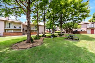 Central 1BR Retreat by Hospital and tollway - 2