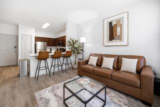 Solis Stay 1-King Bed Sofa Bed in Frisco with pool and gym access - 8