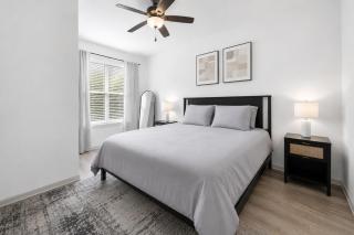 Solis Stay 1-King Bed Sofa Bed in Frisco with pool and gym access - 6