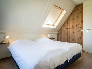 Texel Getaway with Whirlpool - 7