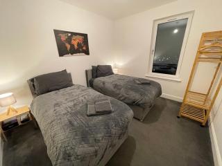 3 Bedroom Apartment - Glasgow Warriston St - Sleeps 5 - Contractors, Business & Relocations - Free Parking - 7