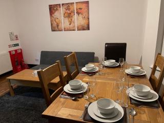 3 Bedroom Apartment - Glasgow Warriston St - Sleeps 5 - Contractors, Business & Relocations - Free Parking - 8