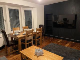 3 Bedroom Apartment - Glasgow Warriston St - Sleeps 5 - Contractors, Business & Relocations - Free Parking - 9