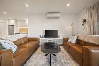 Lakeside Mountain Haven - 5