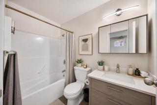Stylish 1 Bedroom Steps from Gastown and Waterfront - 1
