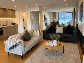 Lake View Apartment Queenstown - 9