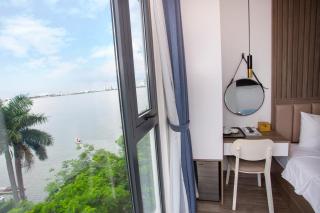 Lake View Hotel - 5