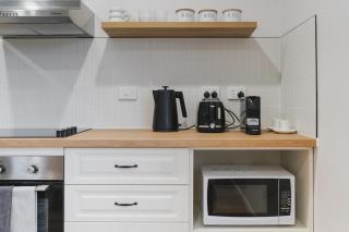 Mt View Newly Built Home w Queen Bed 5km CBD - 2