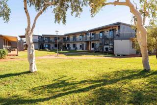 Oasis Newman - 5