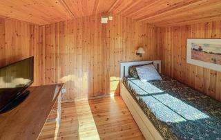 3 Bedroom Cozy Home In Hjärnarp - 3