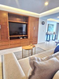 PROMO Luxury Beachfront Loft with Parking - 9