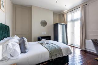 4 BR 2 Bathroom Modern HomeLONG STAYS - 4