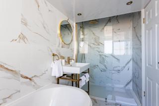 4 BR 2 Bathroom Modern HomeLONG STAYS - 9