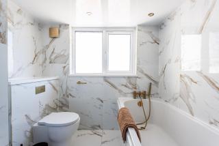 4 BR 2 Bathroom Modern HomeLONG STAYS - 1