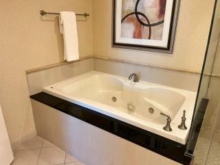 Luxury MGM Studio with View & Amenities - 1
