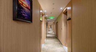 Super 8 Hotel Beijing South Railway Station Majiabao Metro Station - 1