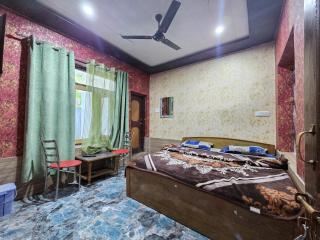 Alamdar guest house - 6