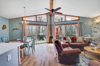 Lakeview Escape with Hot Tub, lake, & Ski - 2