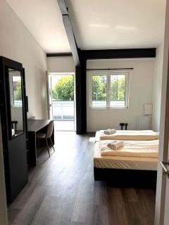 Staytopus OHA1 Autohof Tornesch New Apts Free Parking - 9