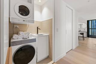 Jewel Level 18 Luxe 3BR Oceanfront Escape, Pools - 5