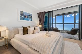 Jewel Level 18 Luxe 3BR Oceanfront Escape, Pools - 8
