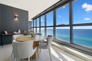 Jewel Level 18 Luxe 3BR Oceanfront Escape, Pools - 2