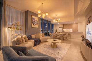 Central Lux Home with Stunning Views - 1