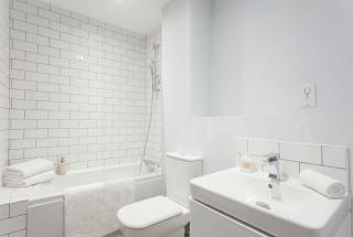 Sleek 2BR Birmingham Pad with Balcony Views - 1