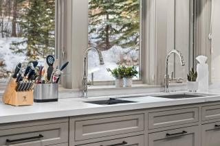 RMR: Sublette Ridge Ski Lodge in Teton Village - 2