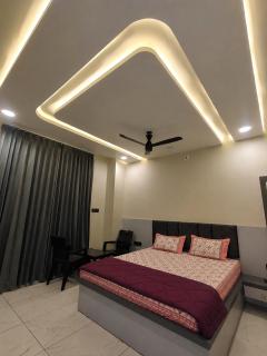 Surela Homestay - 9