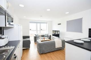 Spacious 6 Bedroom Apartment in Liverpool - 4