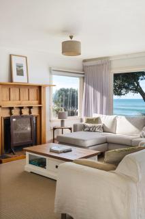 On the Dunes - Beachfront Kiwi bach - 5