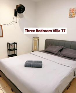 Senai three storey landed 14pax 5BR near airport - 5